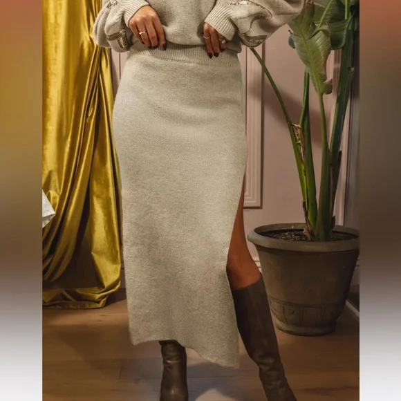 NEW Cupshe x JoJo Khaki Split Hem Maxi Sweater Skirt Medium - Picture 6 of 15